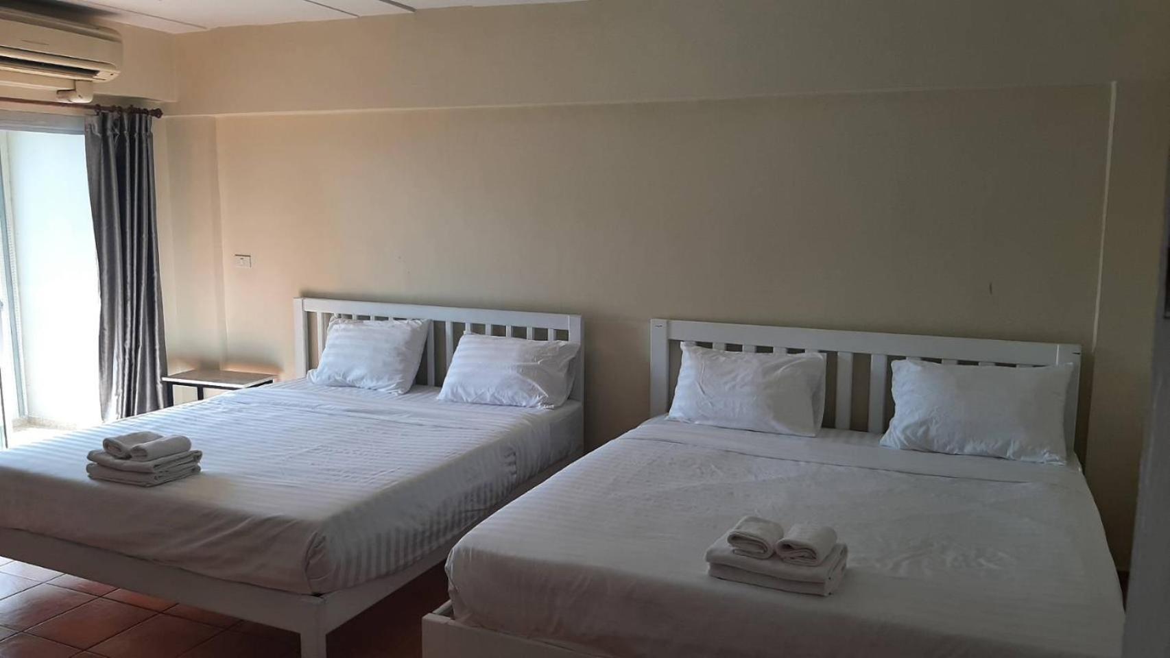 Bangsaen Lomsabai Apartments מראה חיצוני תמונה