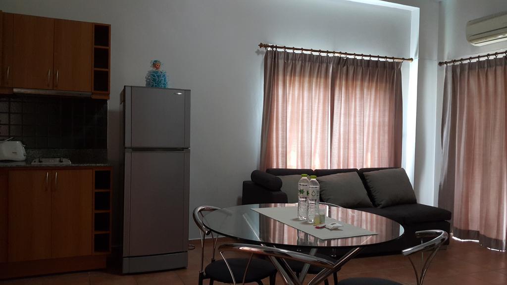 Bangsaen Lomsabai Apartments מראה חיצוני תמונה