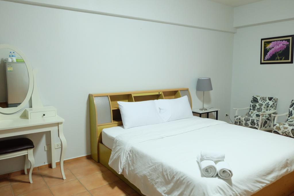 Bangsaen Lomsabai Apartments מראה חיצוני תמונה