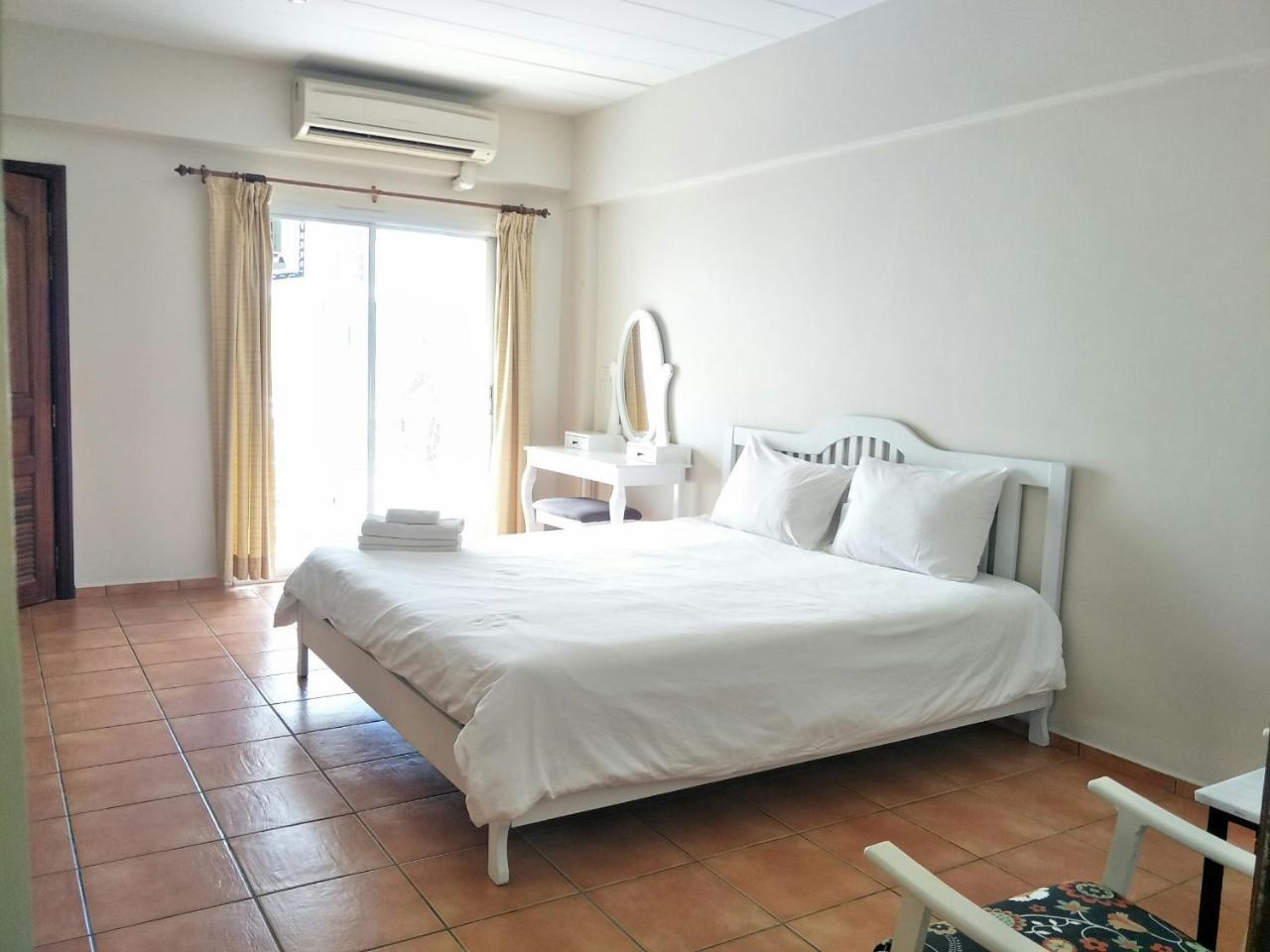 Bangsaen Lomsabai Apartments מראה חיצוני תמונה