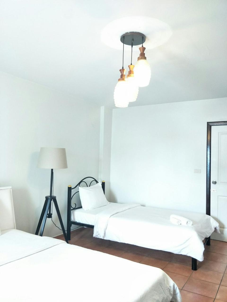 Bangsaen Lomsabai Apartments מראה חיצוני תמונה