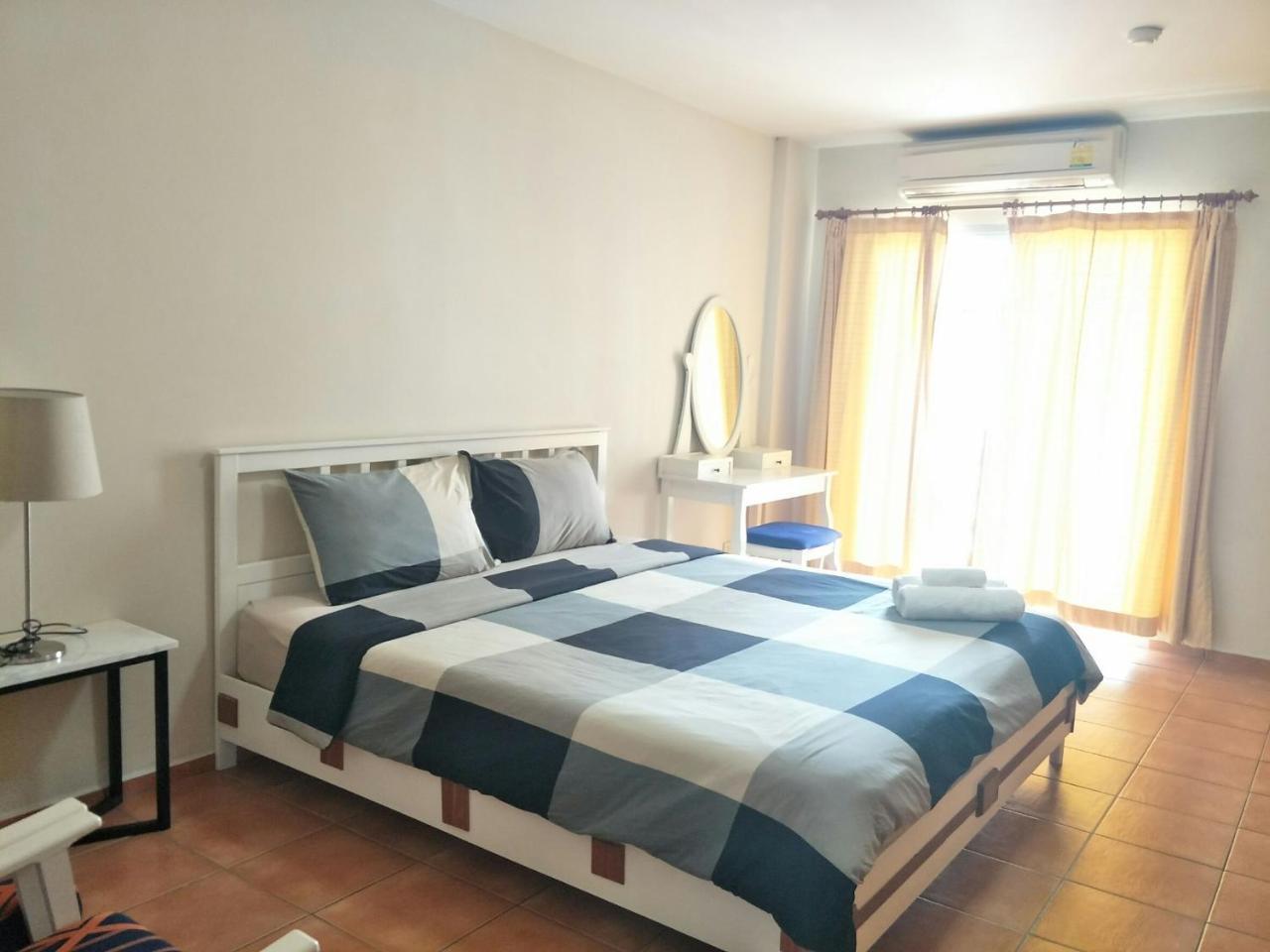 Bangsaen Lomsabai Apartments מראה חיצוני תמונה