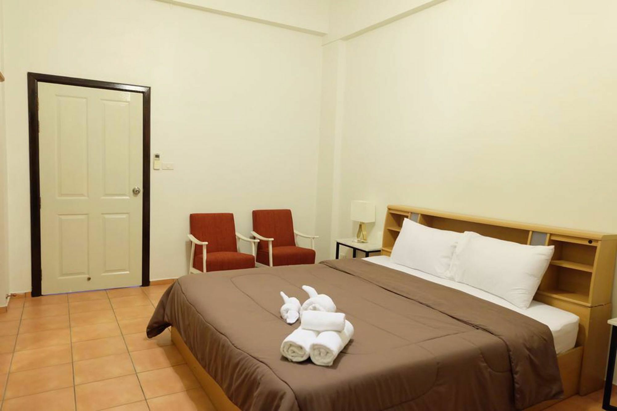 Bangsaen Lomsabai Apartments מראה חיצוני תמונה