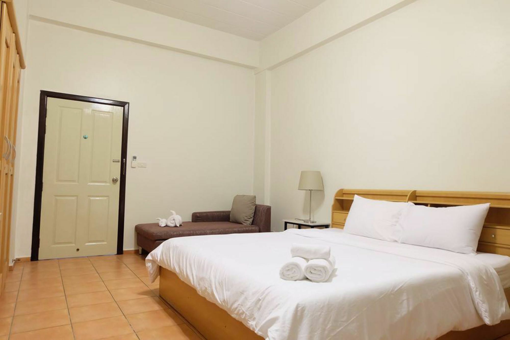 Bangsaen Lomsabai Apartments מראה חיצוני תמונה