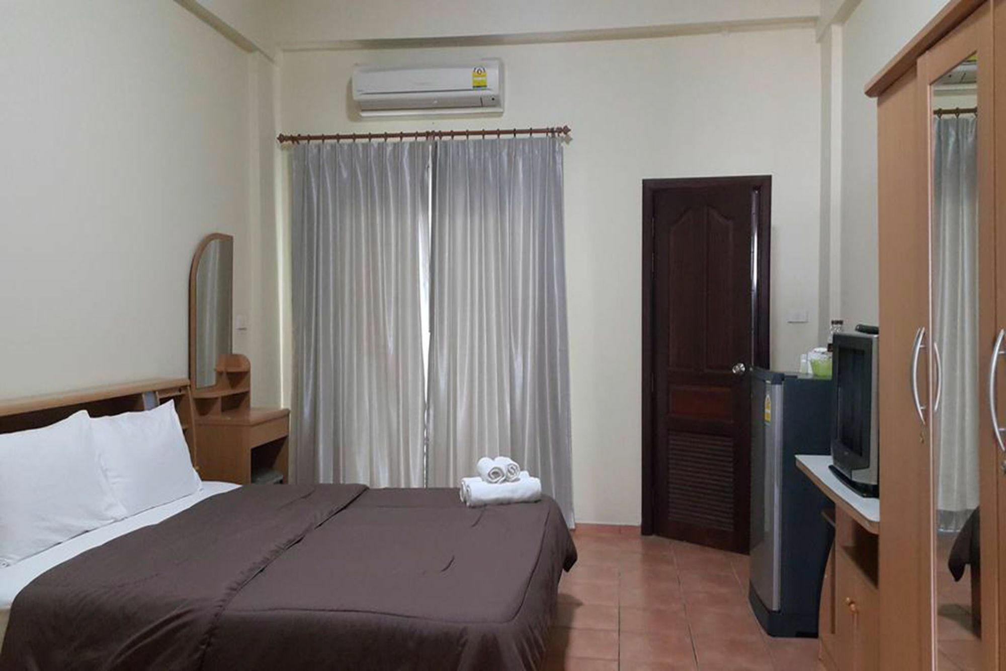 Bangsaen Lomsabai Apartments מראה חיצוני תמונה
